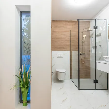 Florinda With Pool And Prime Location Near Split