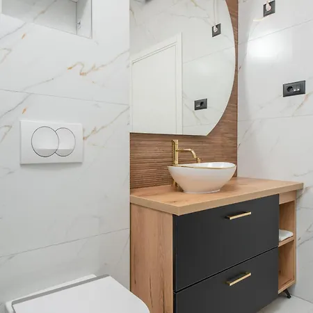 فيلة Florinda With Pool And Prime Location Near Split *