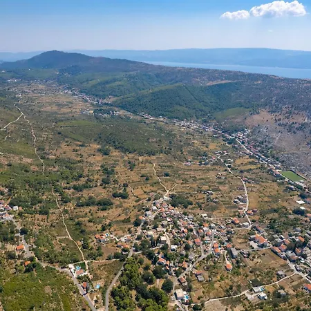 Villa Florinda With Pool And Prime Location Near Split *
