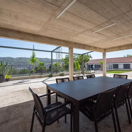 فيلة Florinda With Pool And Prime Location Near Split
